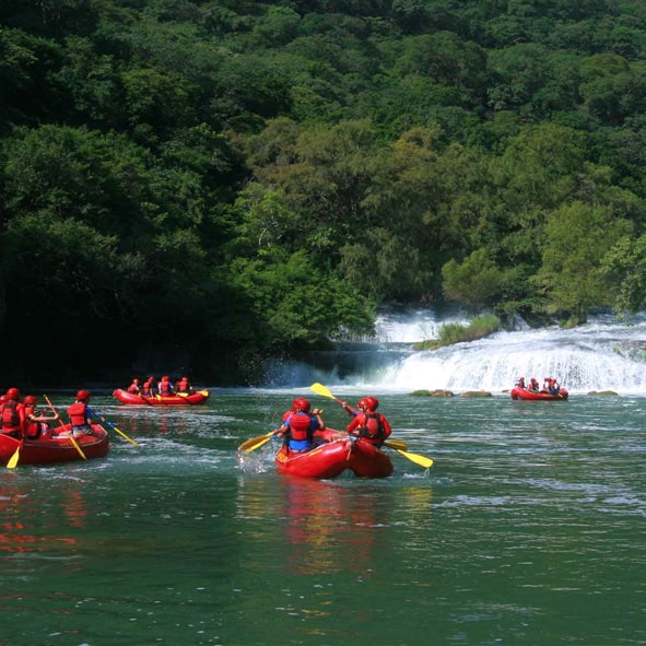 Practicar rafting en la Huasteca Potosina
